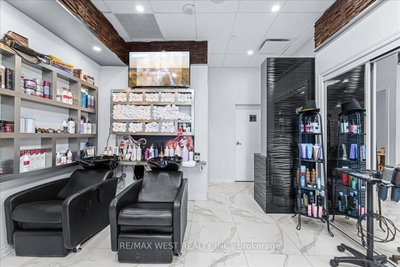 Unit A8 — 9610 Yonge st Street — more photos