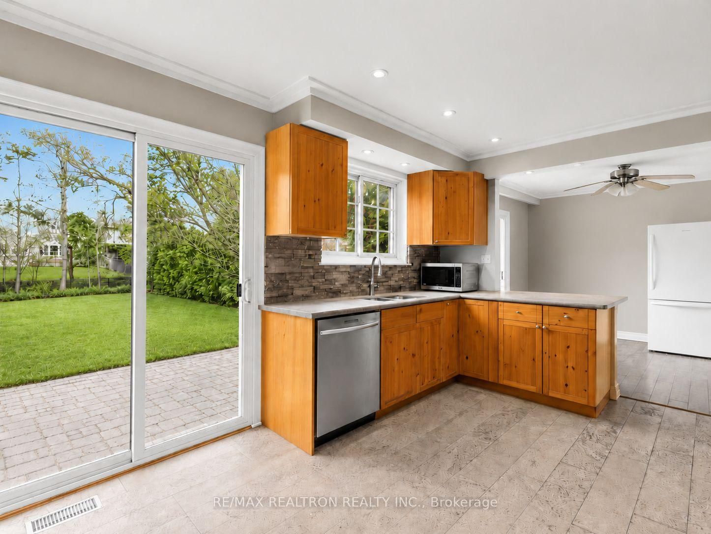 8 Gallacher Avenue