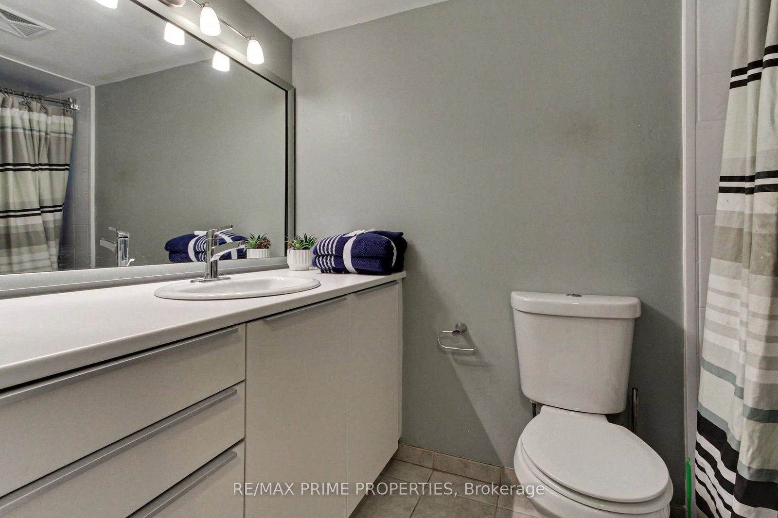 250 Davis Drive • #603 • Newmarket, ON photo 17