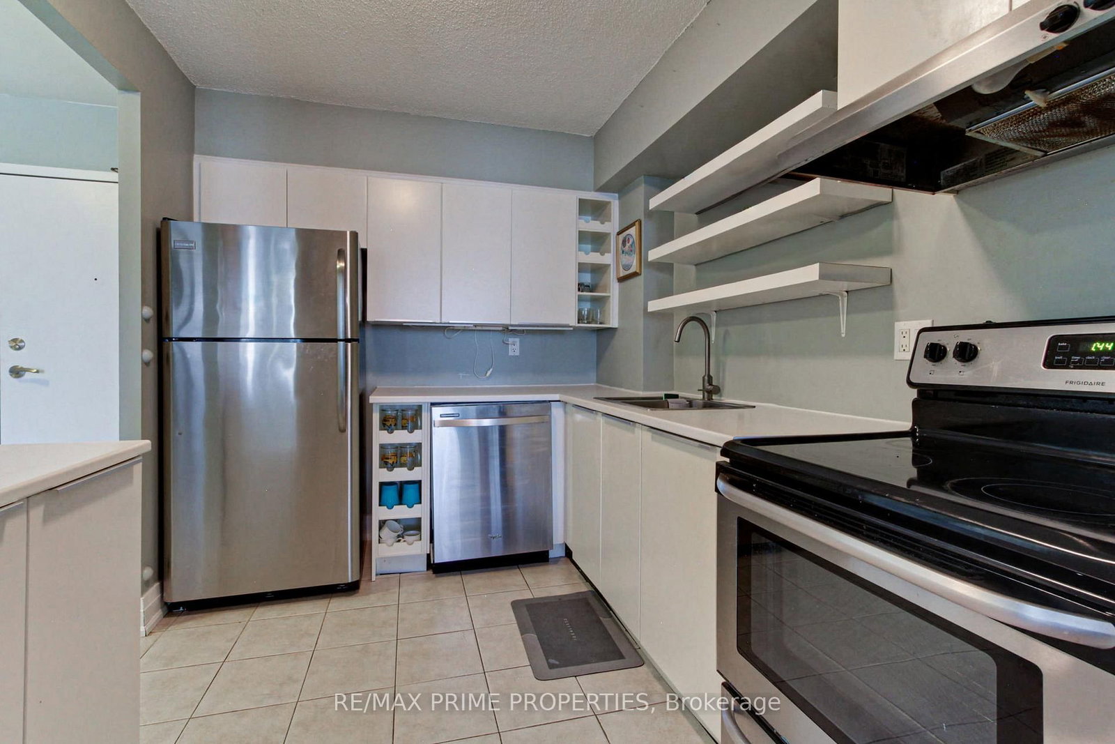 250 Davis Drive • #603 • Newmarket, ON photo 6