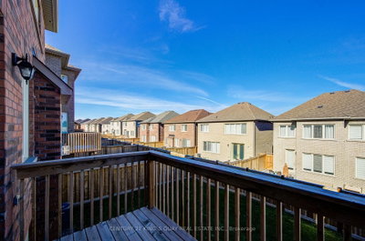 114 Watershed Gate • East Gwillimbury, ON photo 9