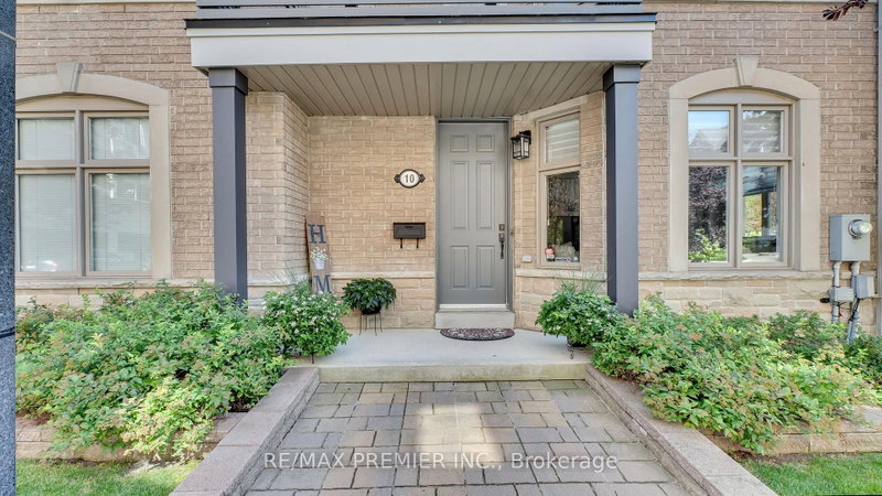 10 Henry Peters Lane