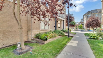 10 Henry Peters Lane • Vaughan, ON photo 4