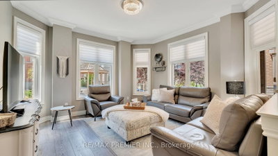 10 Henry Peters Lane • Vaughan, ON photo 8