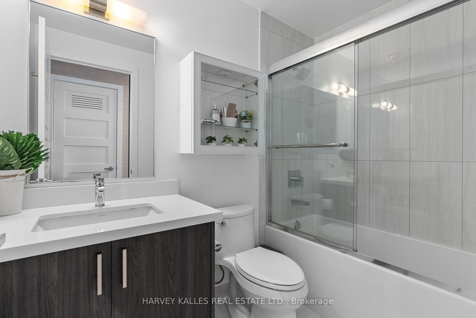 333 Sunseeker Avenue • #303 • Innisfil, ON photo 16