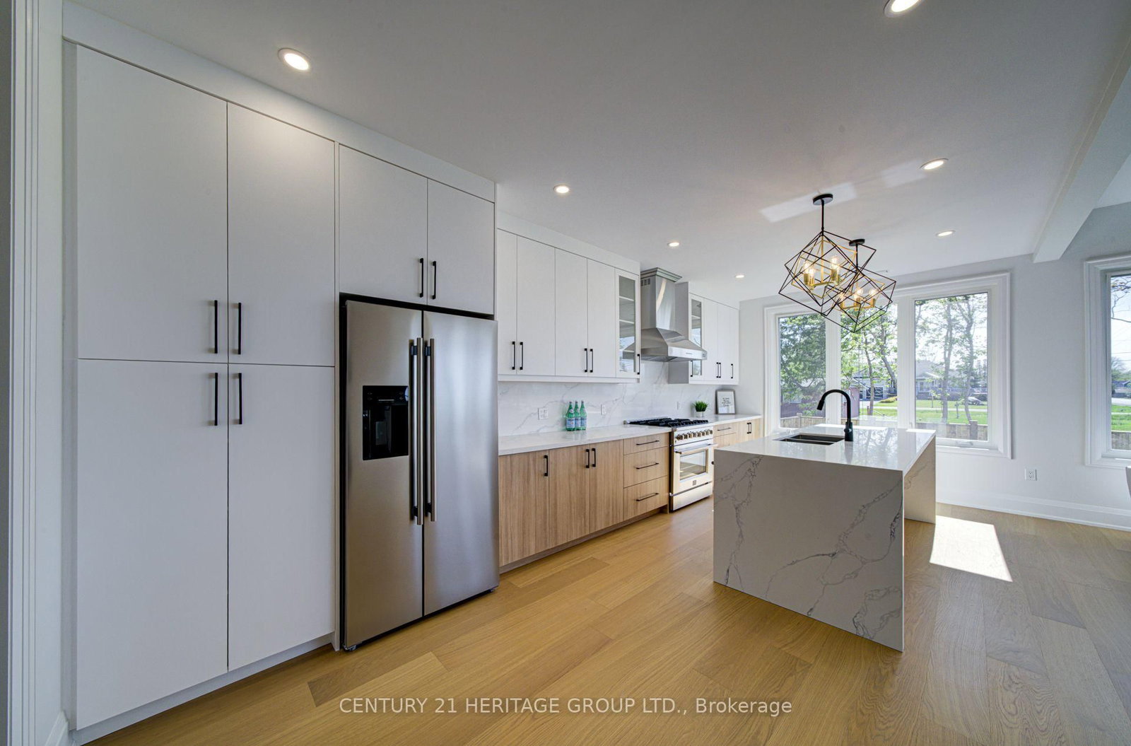 802 Willowview Road • Georgina, ON photo 5