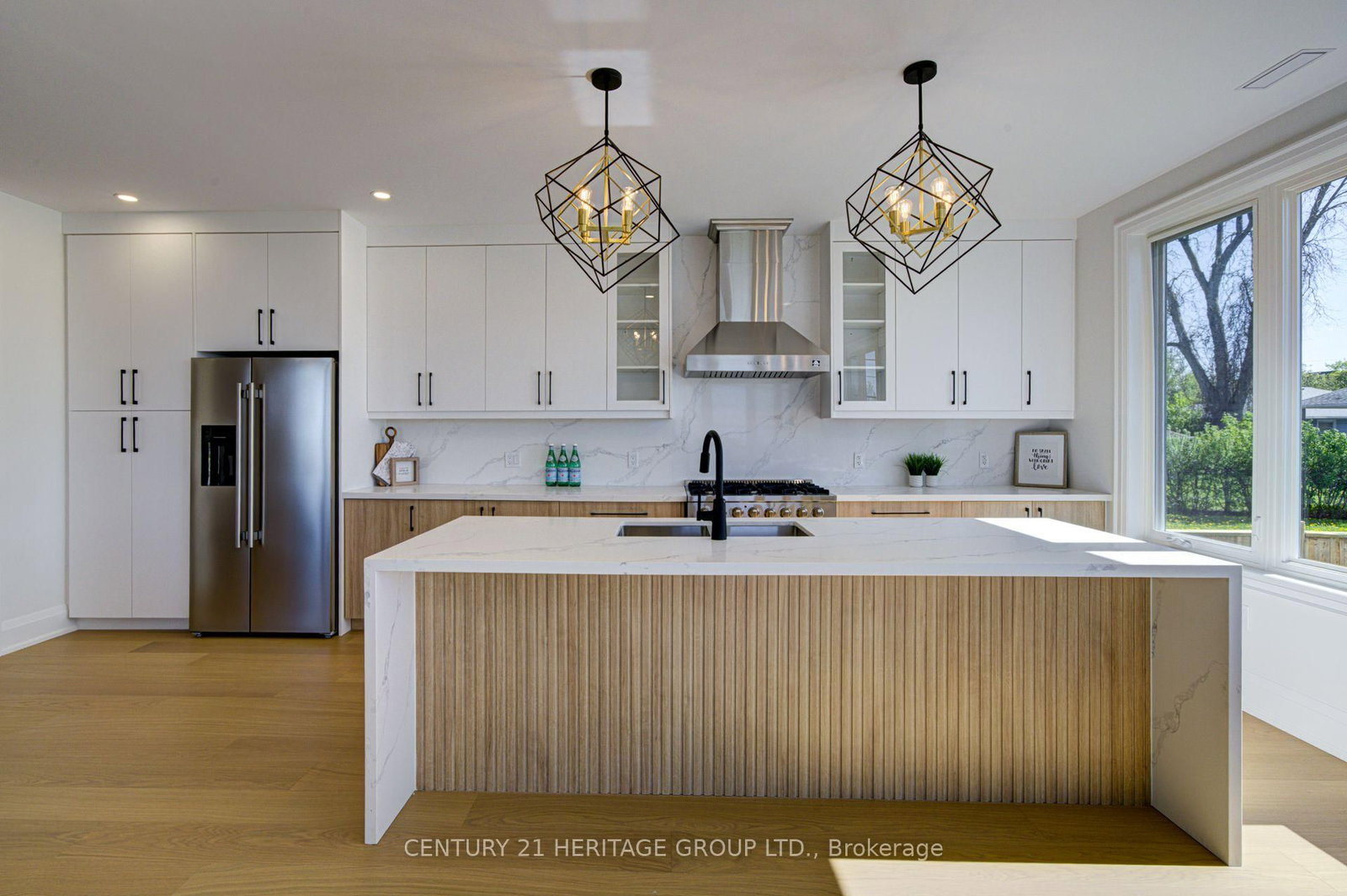 802 Willowview Road • Georgina, ON photo 6