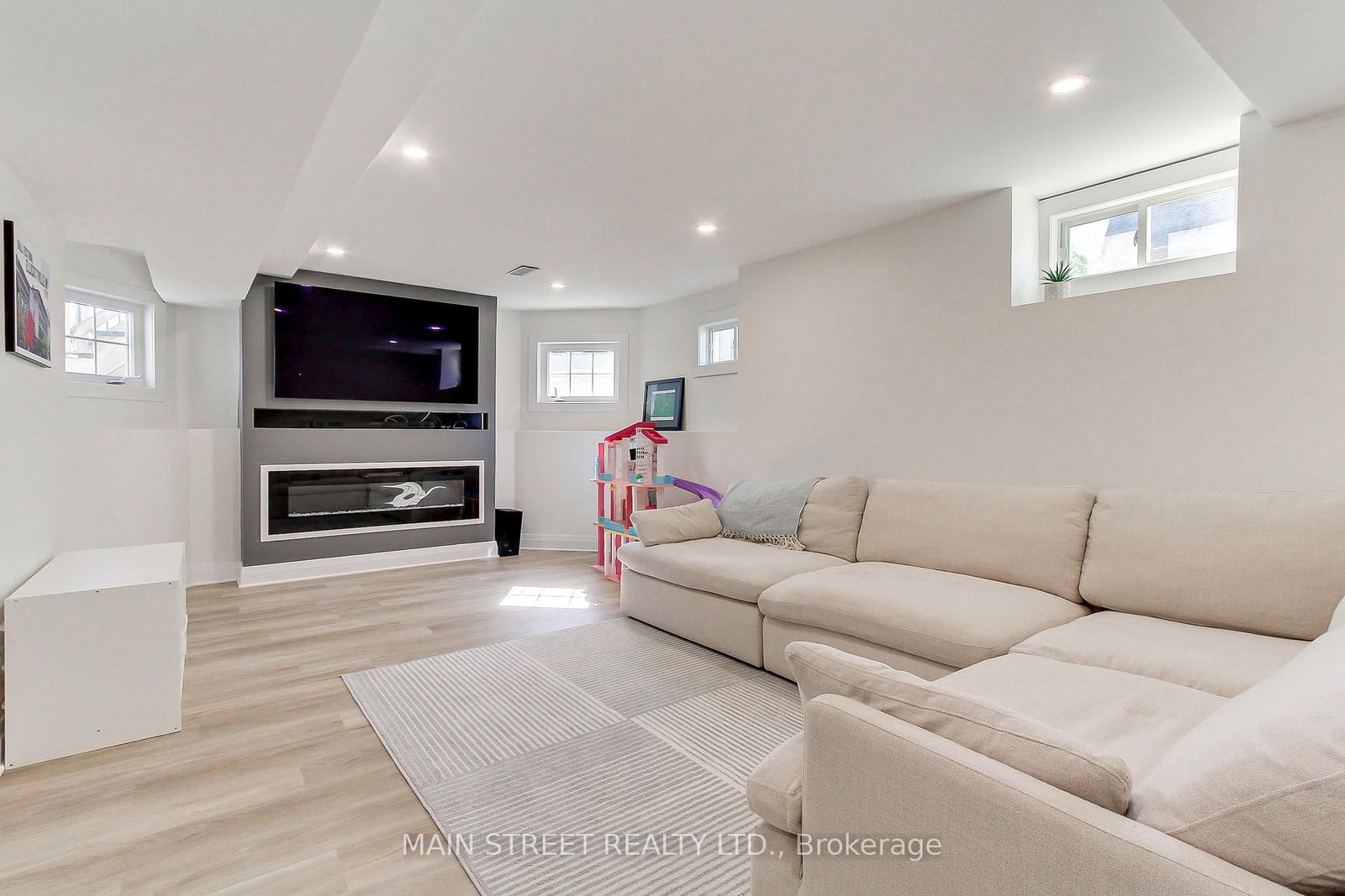 123 Laurendale Avenue • Georgina, ON photo 39