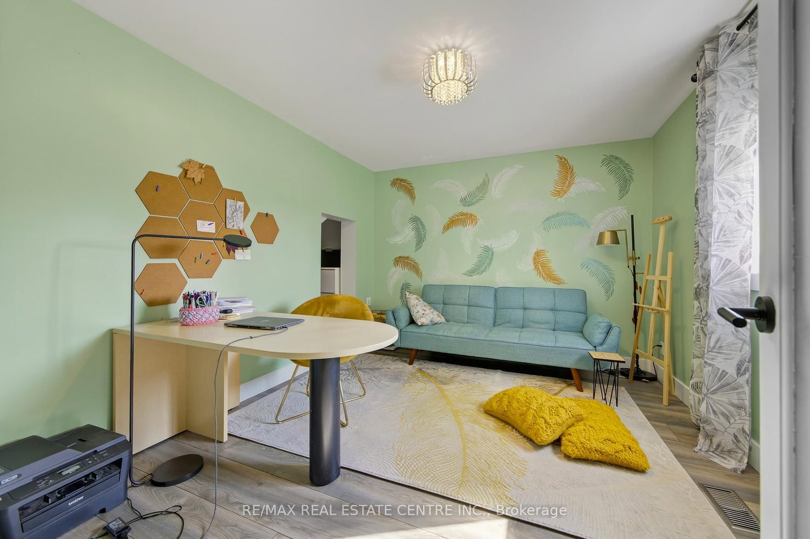 Listing Image 7