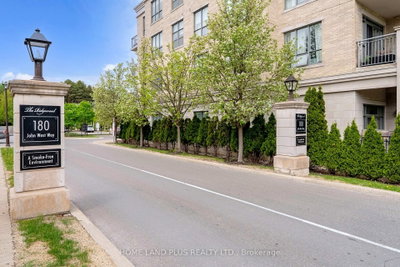 Condominium Apartment in Bayview Wellington