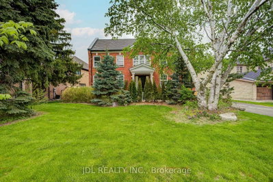 4-bed Detached House · 22 Hillholm Blvd