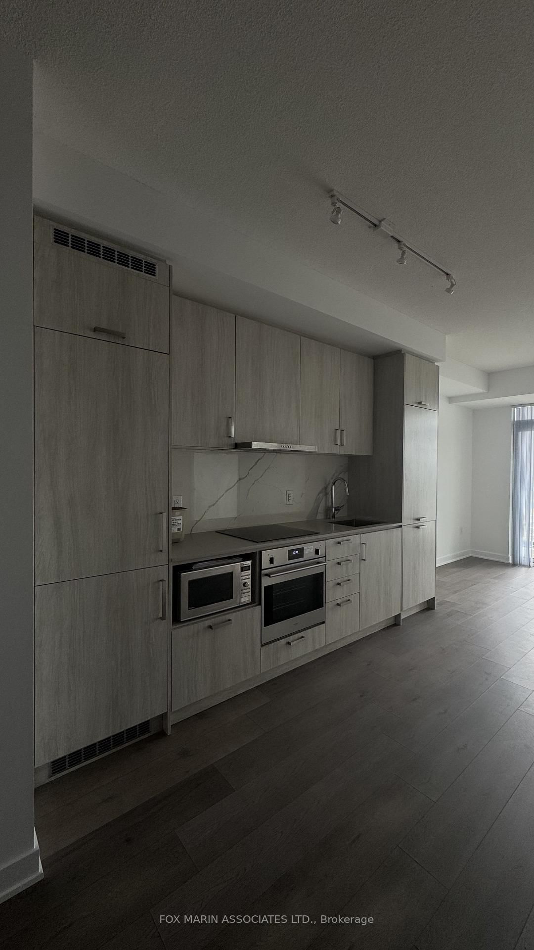 60 Honeycrisp Crescent, Unit 1505