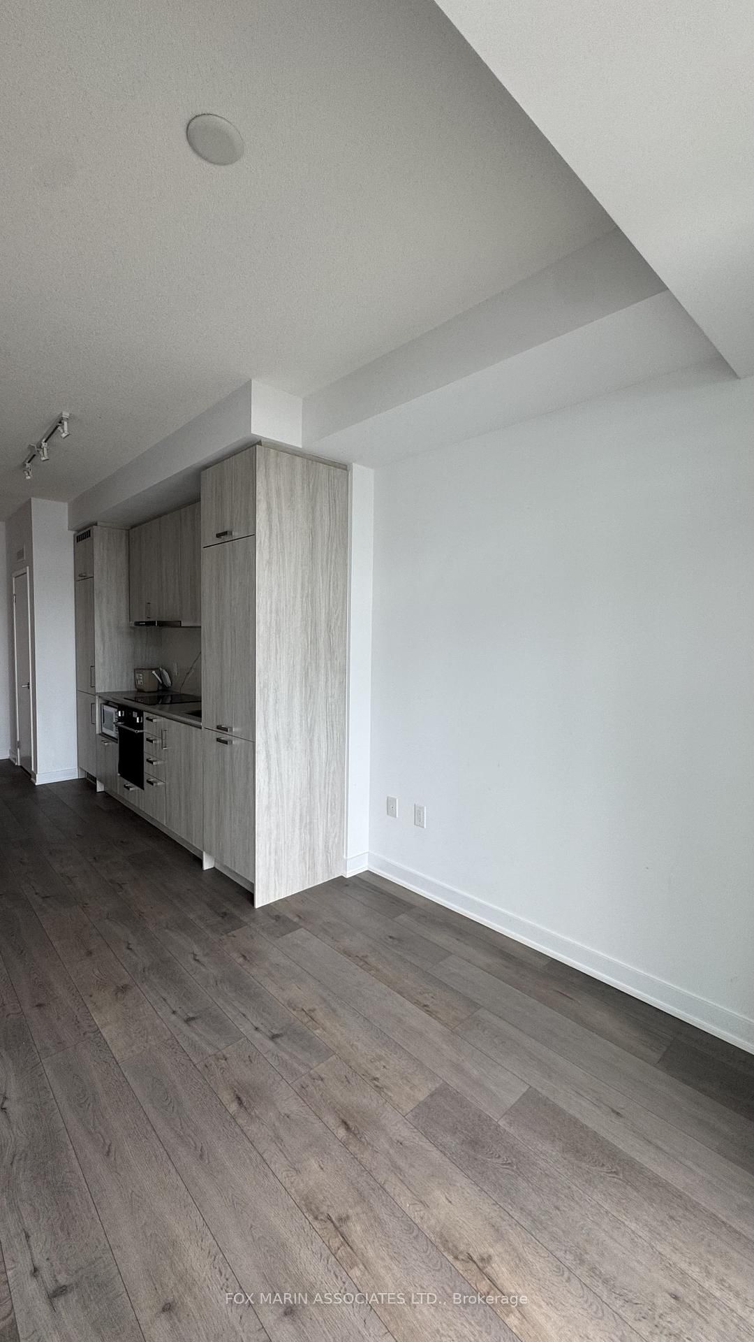 60 Honeycrisp Crescent, Unit 1505