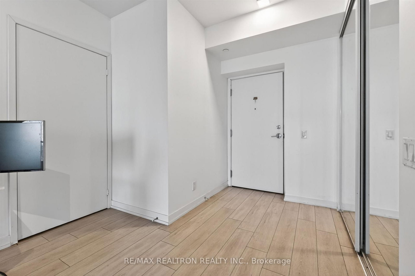 950 Portage Parkway • #5901 • Vaughan, ON photo 4
