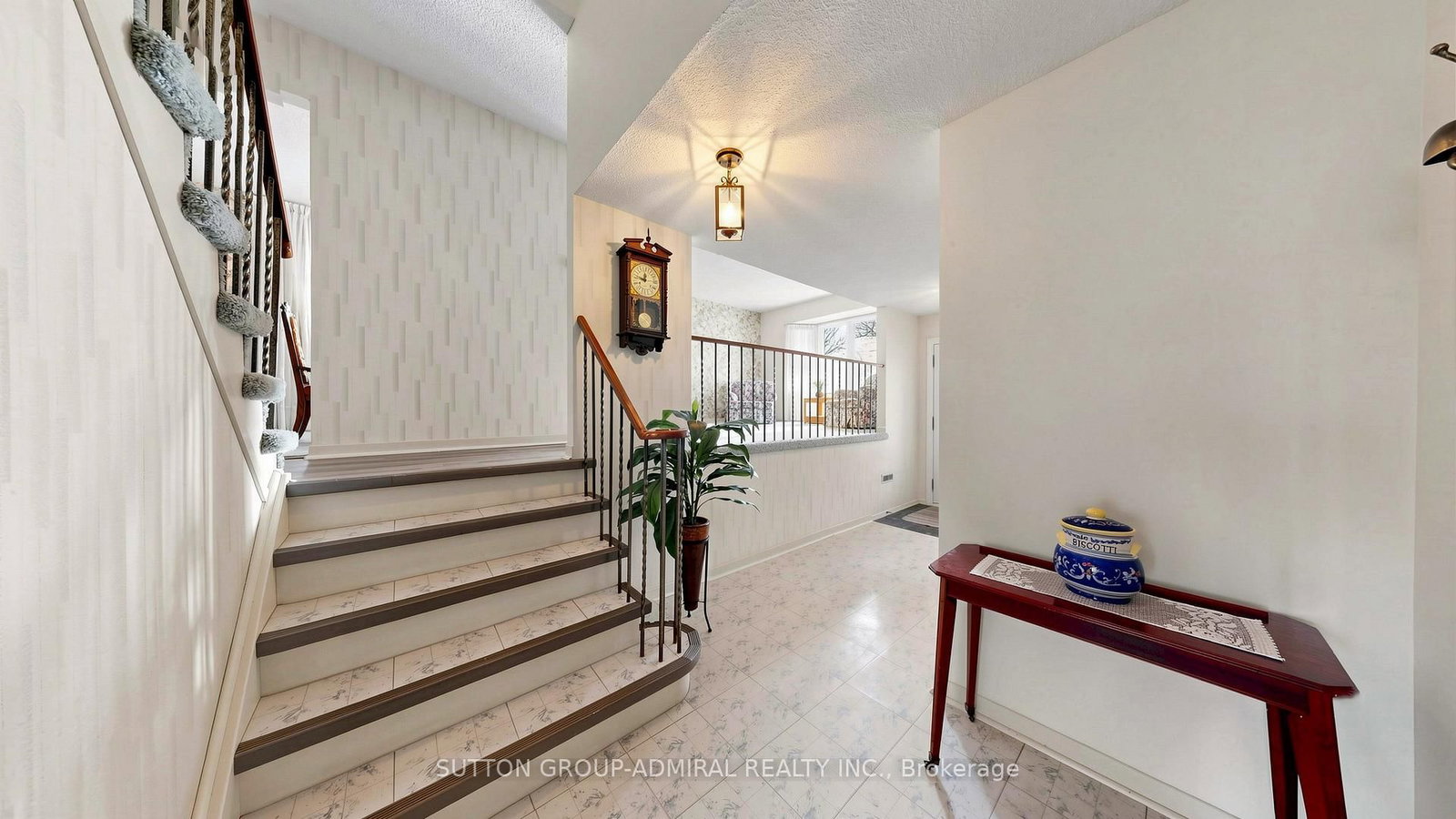 45 Howlett Avenue - Photo 19