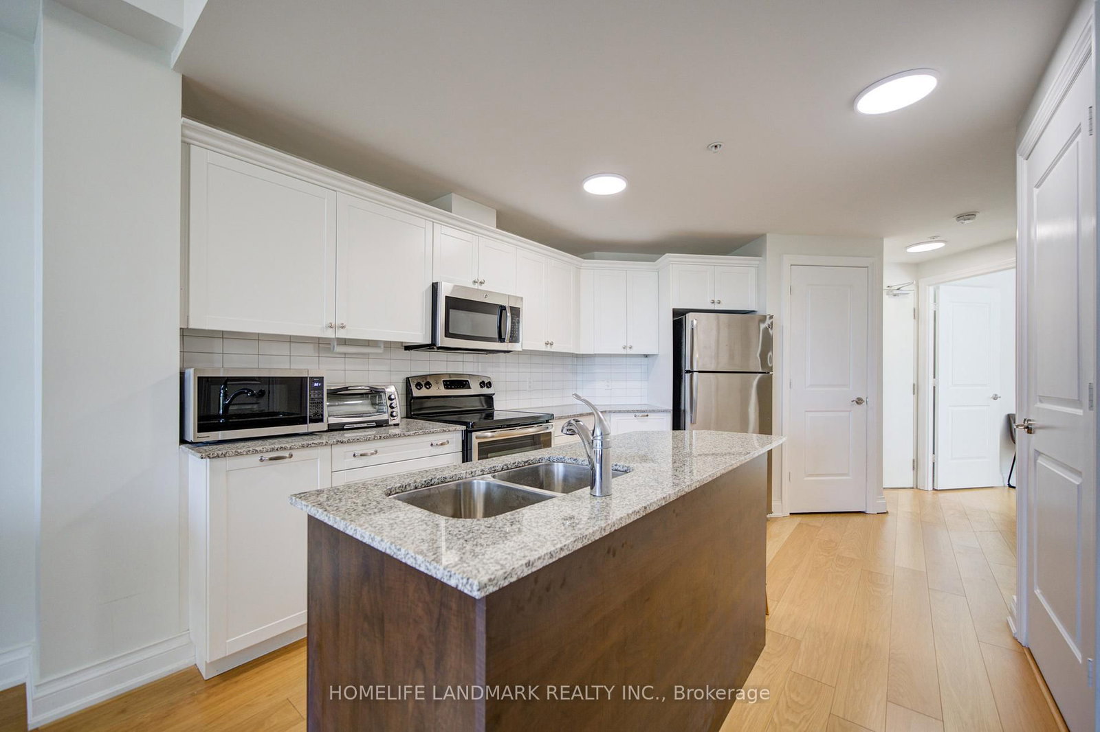 68 Main Street N • #618 • Markham, ON photo 12