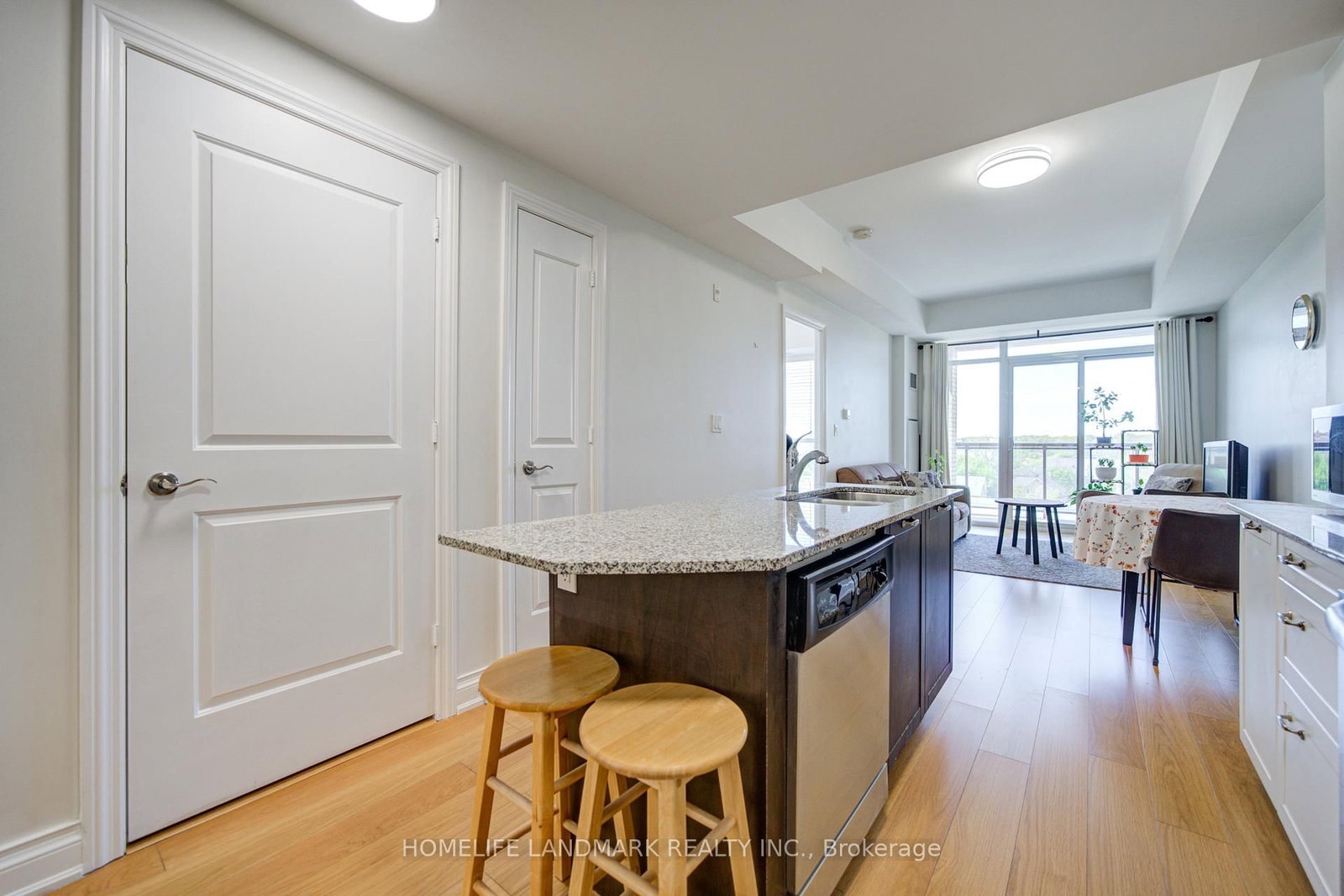 68 Main Street N • #618 • Markham, ON photo 14