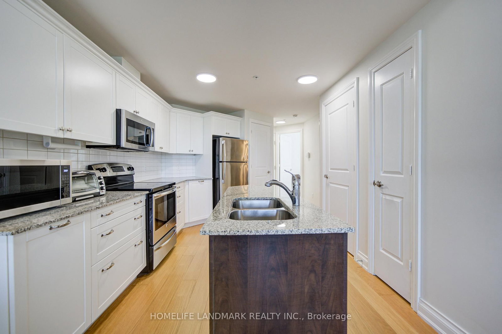 68 Main Street N • #618 • Markham, ON photo 17