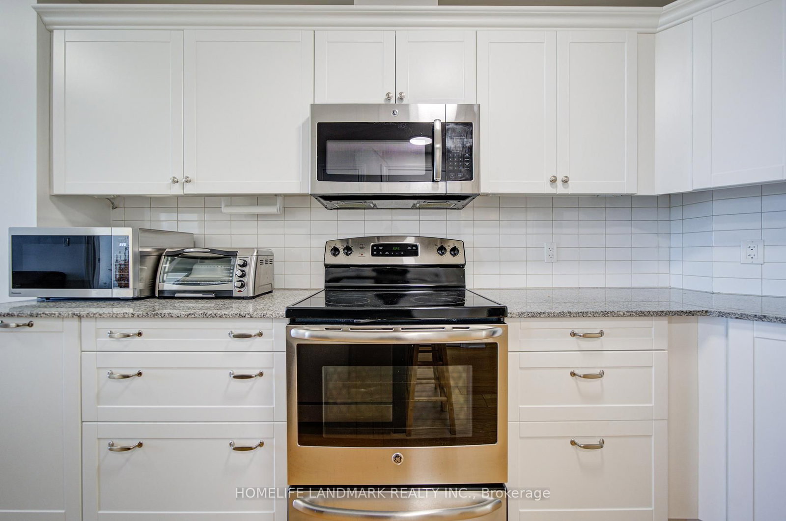 68 Main Street N • #618 • Markham, ON photo 18