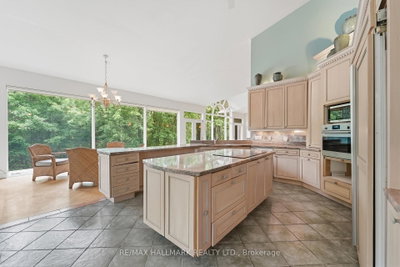 18381 McCowan Road • East Gwillimbury, ON photo 9