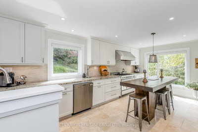 2008 Parkview Ridge • Innisfil, ON photo 6