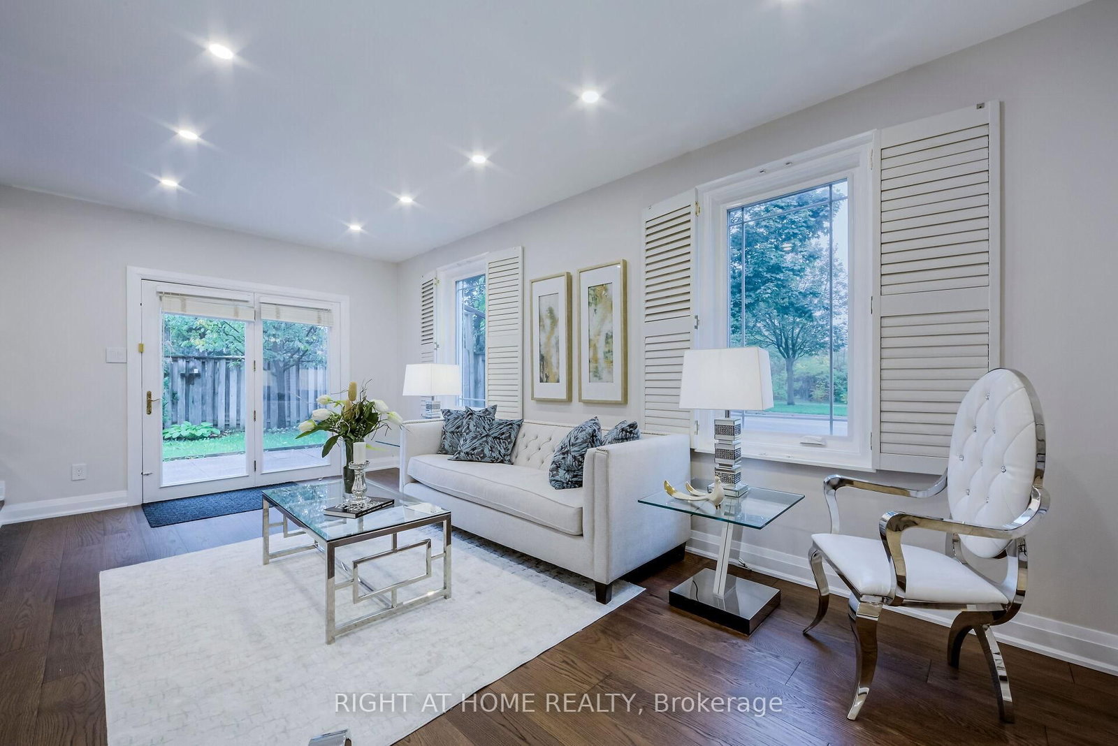 1 Tiffany Gate • Richmond Hill, ON photo 10