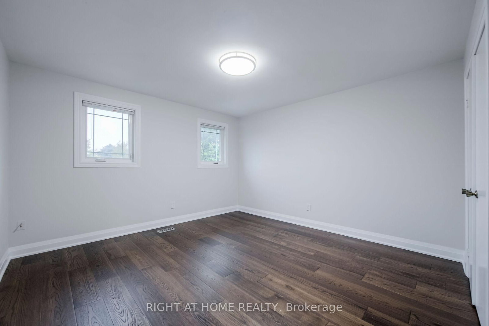 1 Tiffany Gate • Richmond Hill, ON photo 28