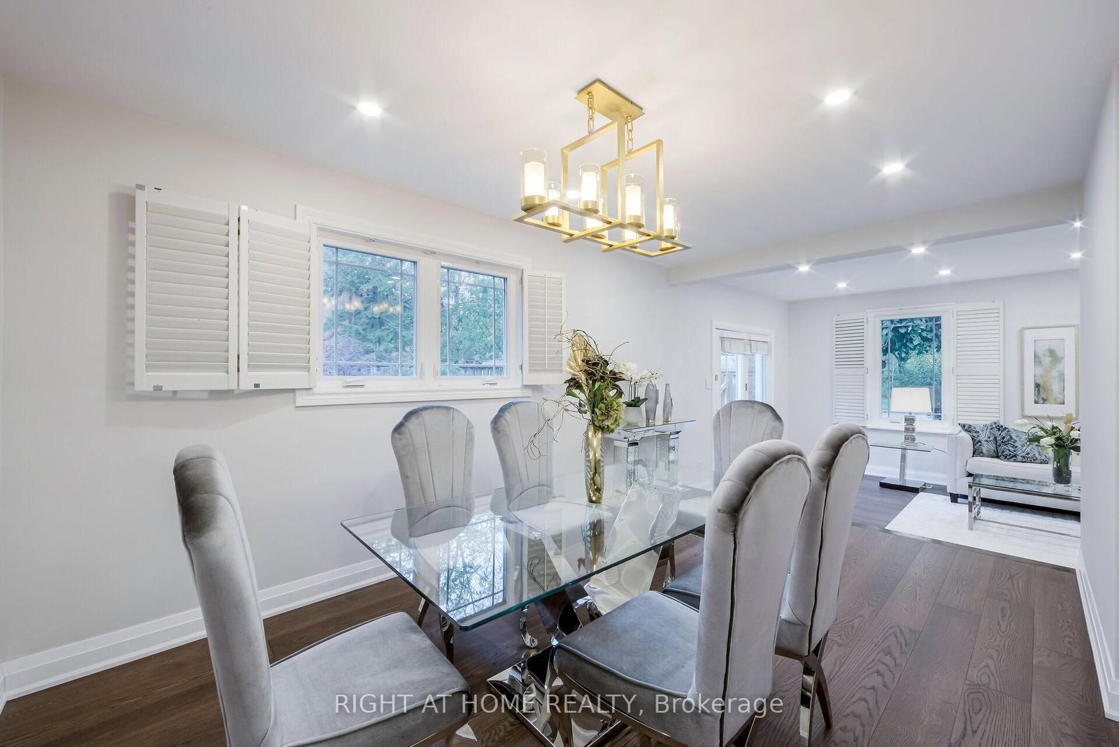 1 Tiffany Gate • Richmond Hill, ON photo 8