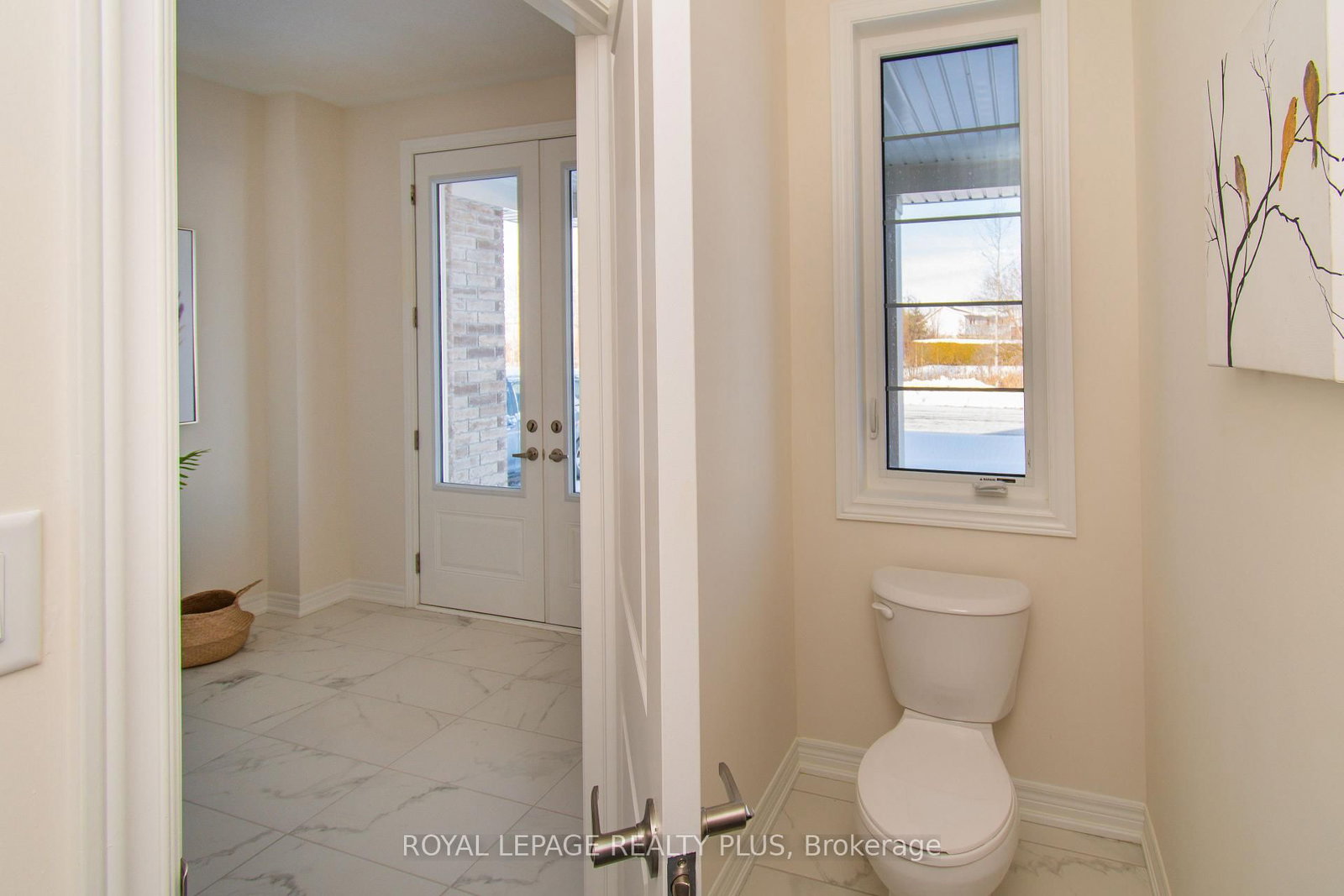 147 Dovedale Drive • Georgina, ON photo 2