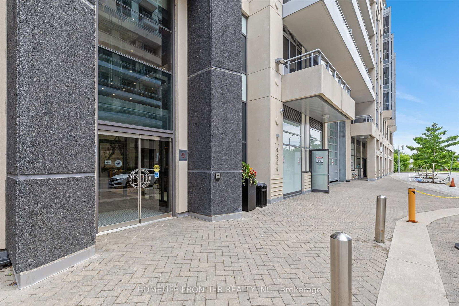 9205 Yonge Street, Unit NE1015 - Photo 2