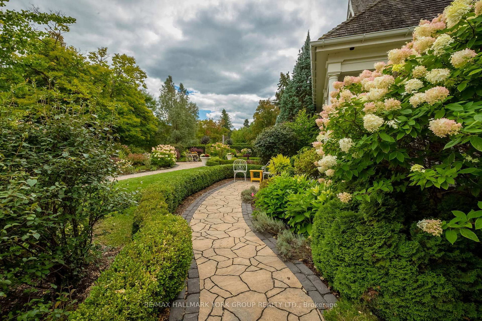 736 N Lake Drive • Georgina, ON photo 14