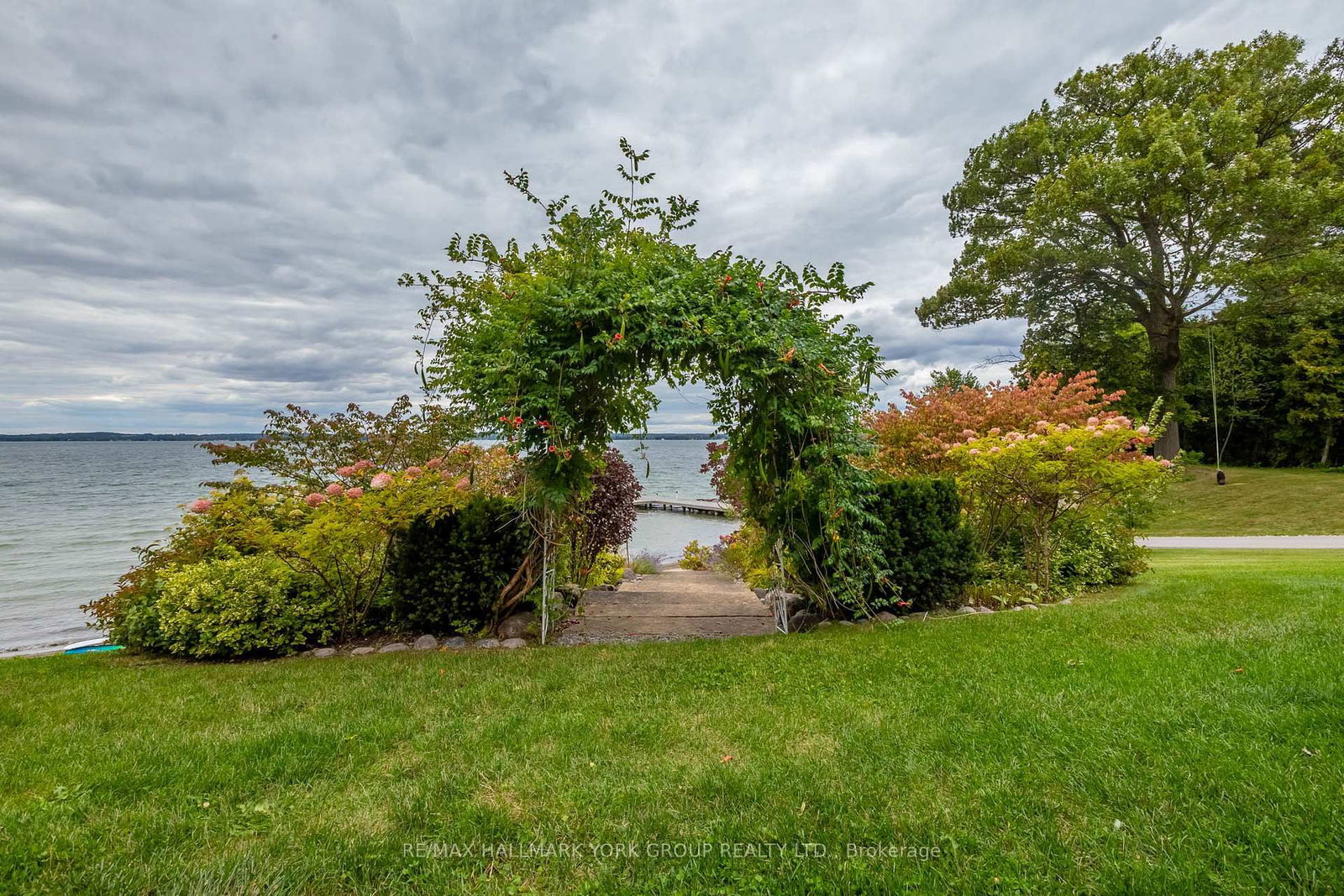 736 N Lake Drive • Georgina, ON photo 17