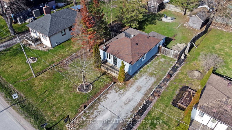 home for lease on 127 Woodfield Drive N
