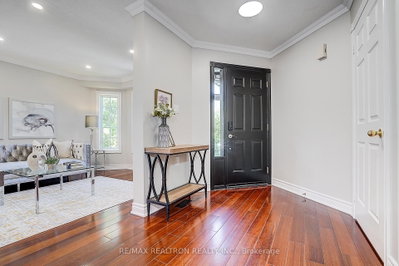221 Humberland Drive — more photos