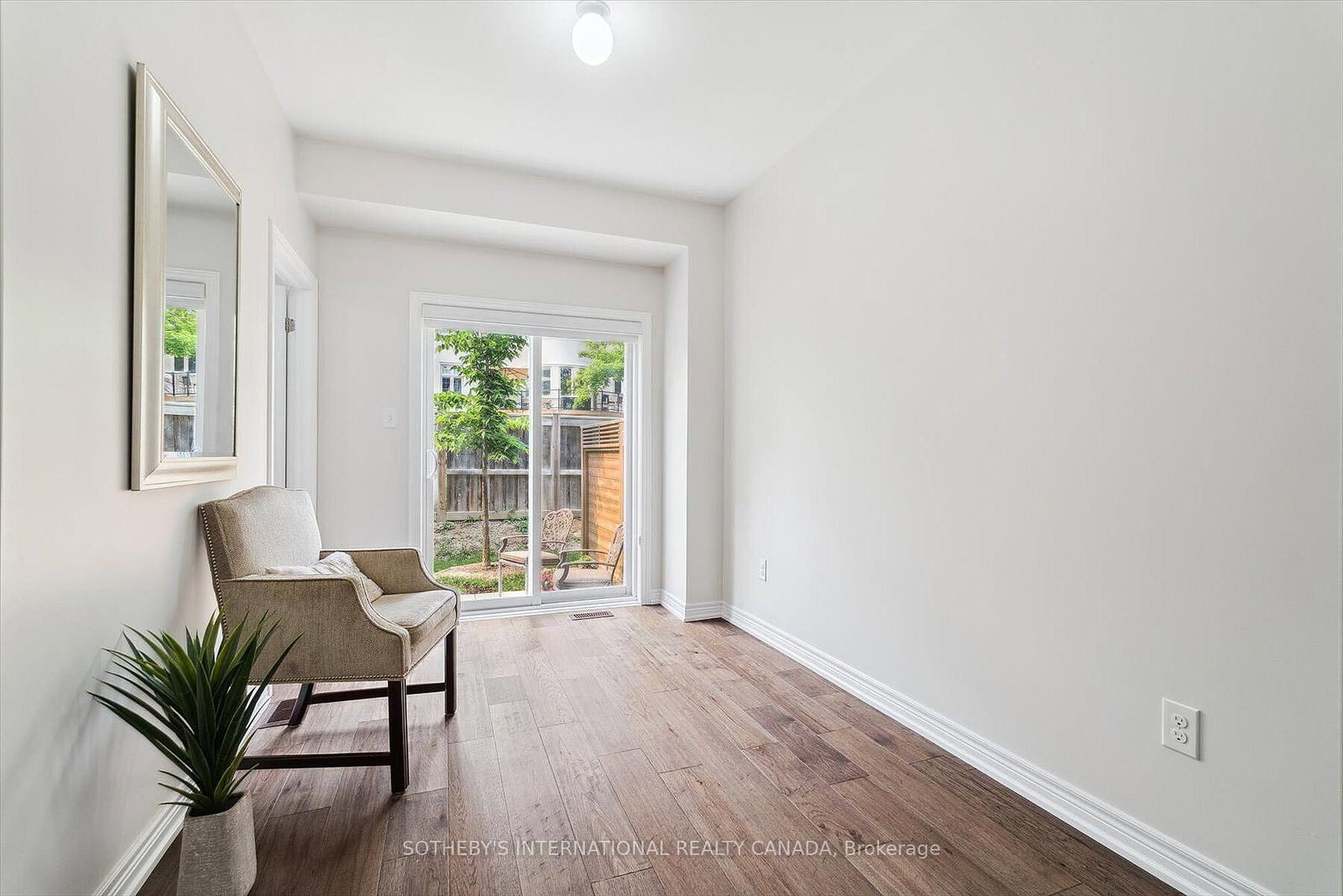 12 Deep River Lane S • Richmond Hill, ON photo 10