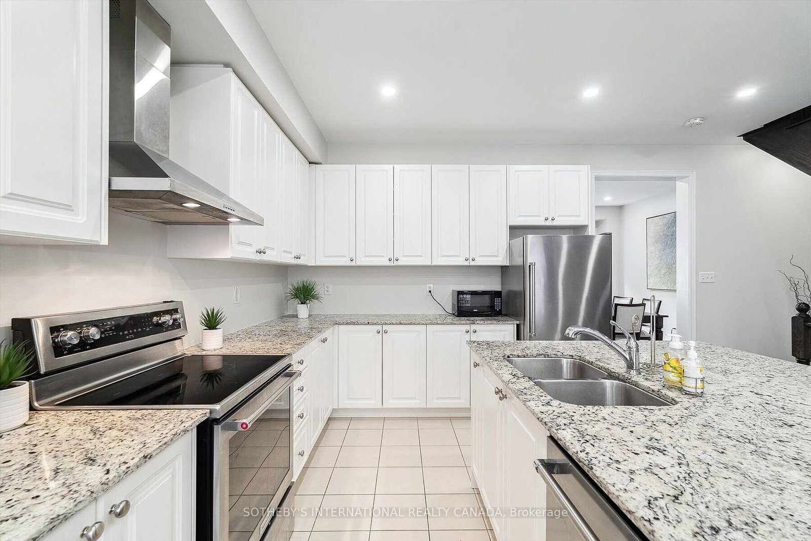 12 Deep River Lane S • Richmond Hill, ON photo 18