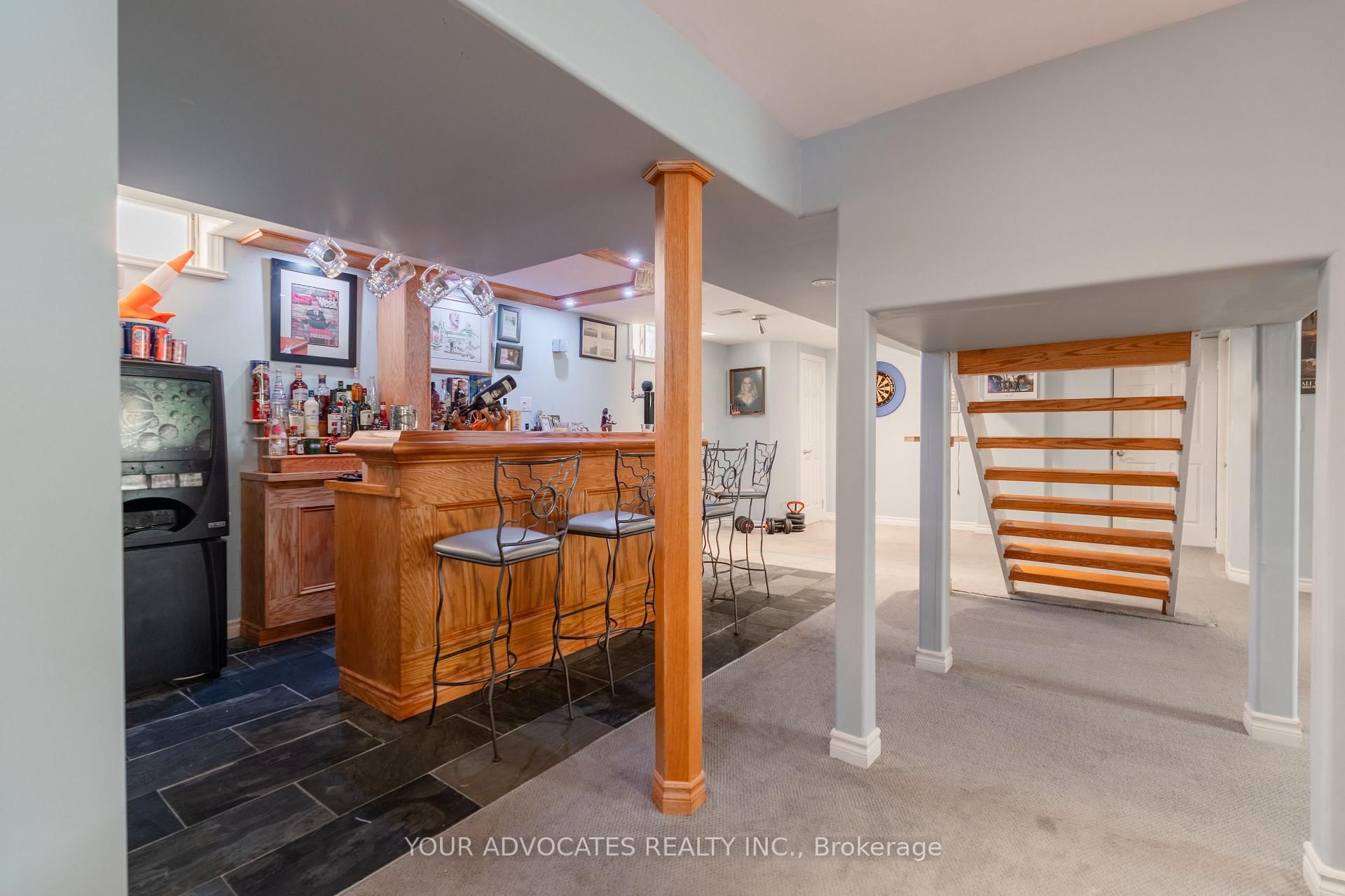 305 HERRIDGE Circle