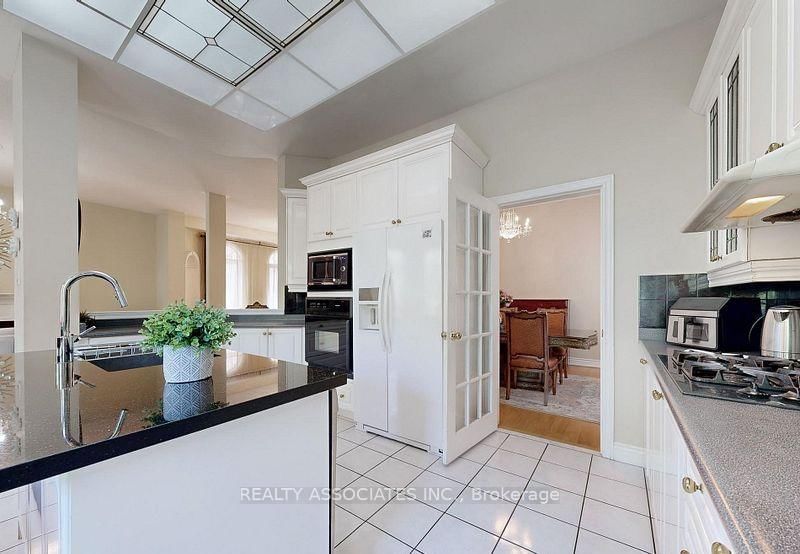 2 Lord Nelson Court • Richmond Hill, ON photo 19