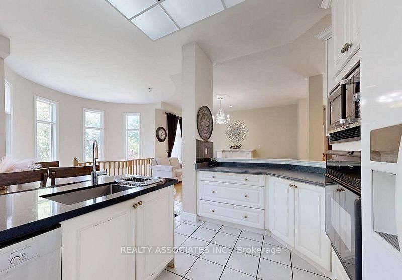 2 Lord Nelson Court • Richmond Hill, ON photo 21