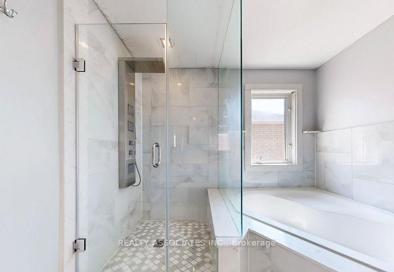 2 Lord Nelson Court • Richmond Hill, ON photo 47