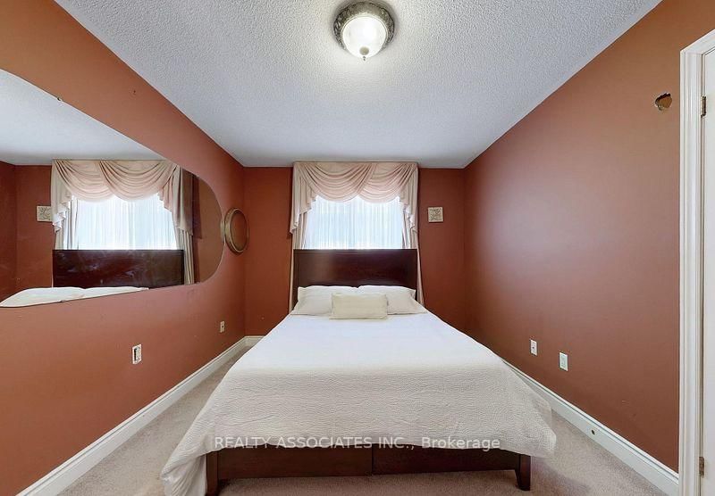 2 Lord Nelson Court • Richmond Hill, ON photo 48