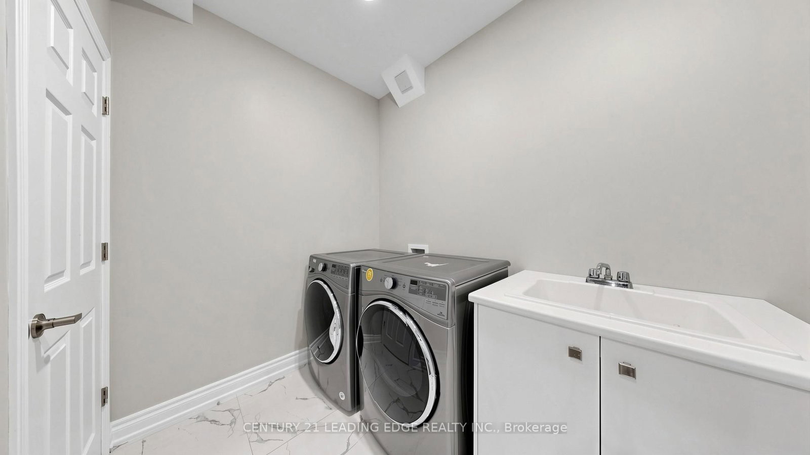 2 Sam Davis Court • Whitchurch-Stouffville, ON photo 86