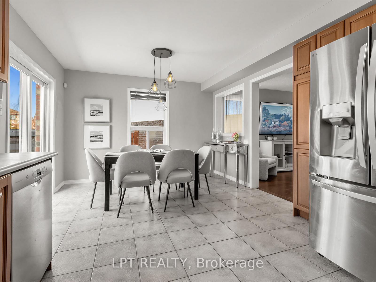 21 Amos Lehman Way • Whitchurch-Stouffville, ON photo 15