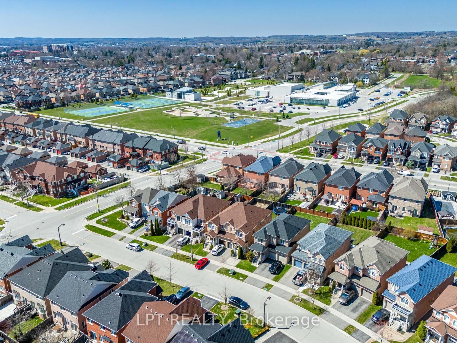21 Amos Lehman Way • Whitchurch-Stouffville, ON photo 34