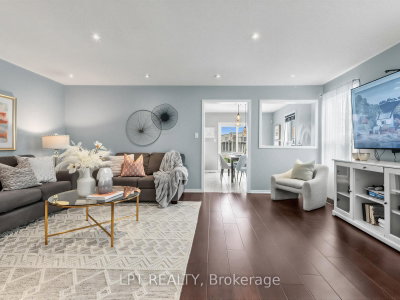 21 Amos Lehman Way • Whitchurch-Stouffville, ON photo 8