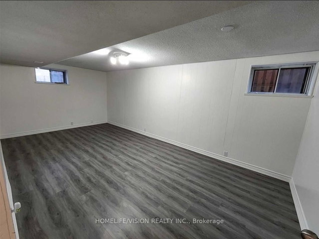 Bsmt - 271 Sussex Ave Avenue