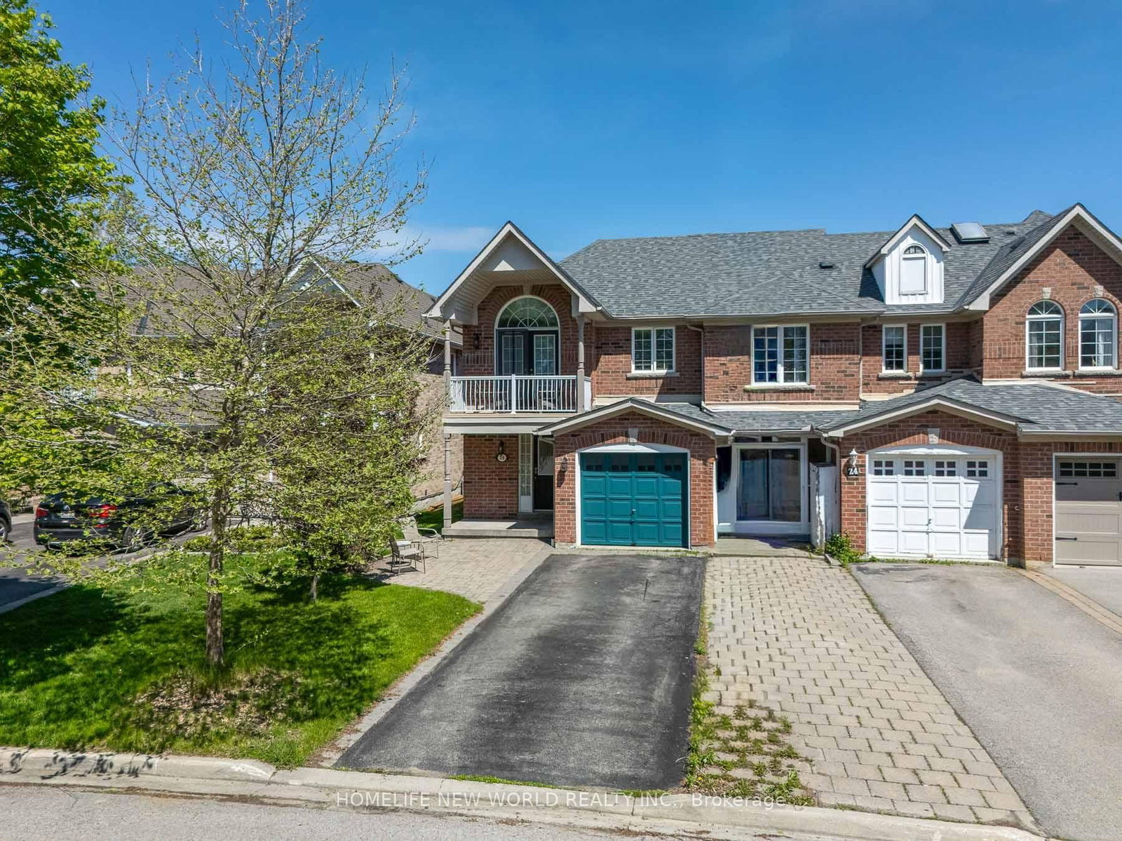 26 Cape Breton Court • Richmond Hill, ON photo 3