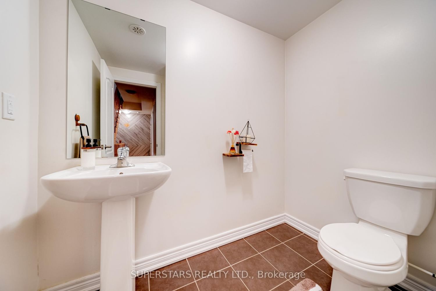 8 Villa Ada Drive • Markham, ON photo 10