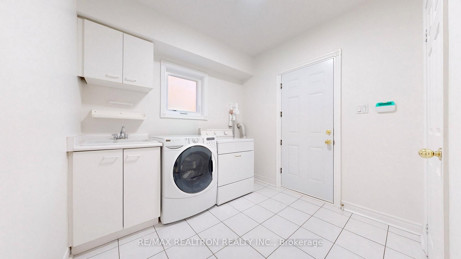 6 Loyal Blue Crescent • Richmond Hill, ON photo 19