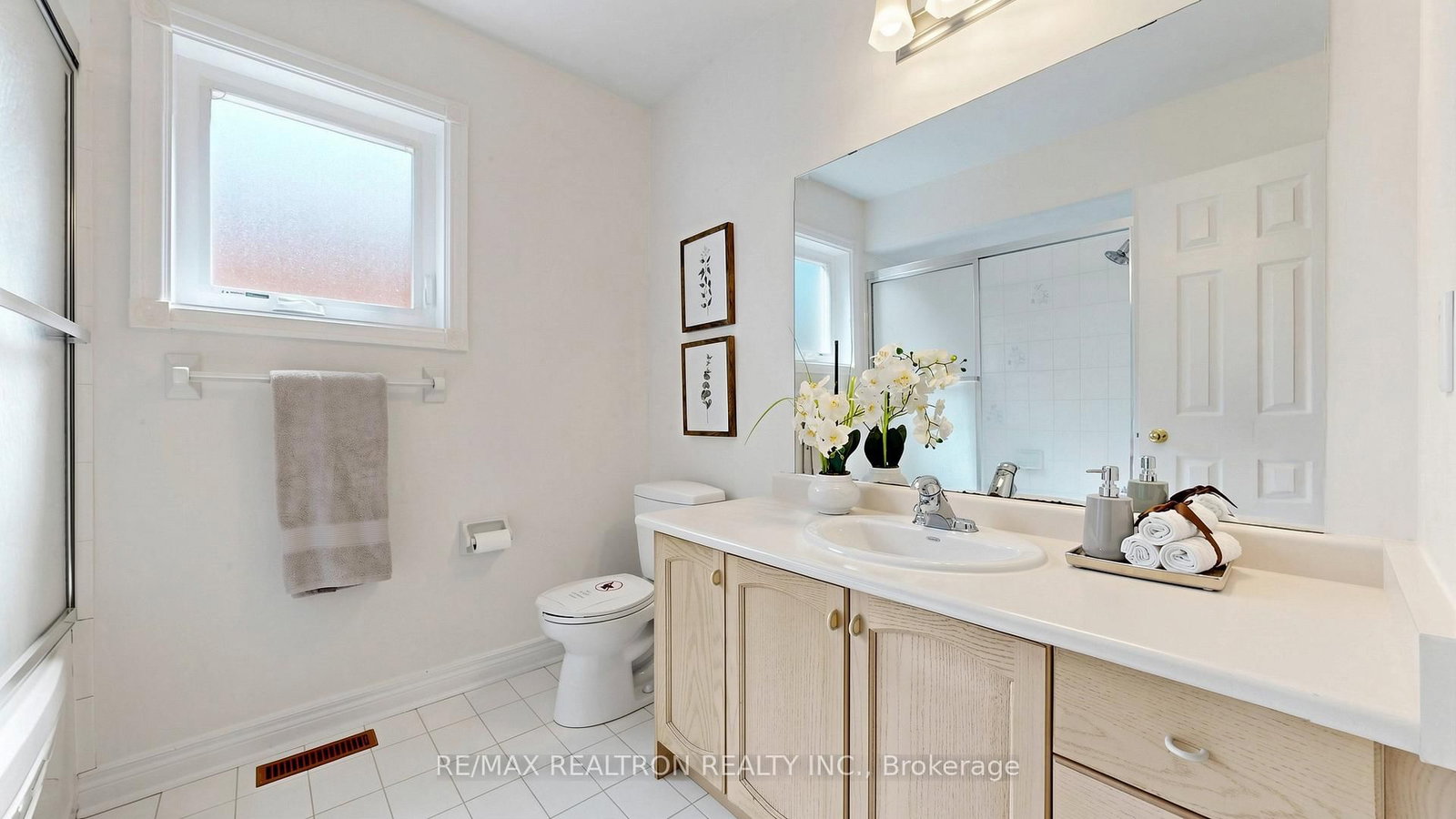 6 Loyal Blue Crescent • Richmond Hill, ON photo 23